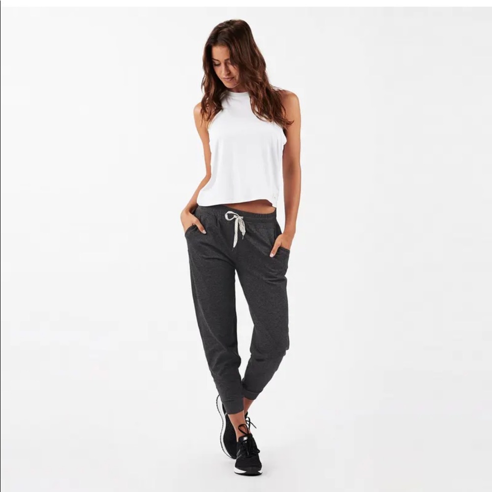 Vuori Performance Jogger in Charcoal Heather - Picture 2 of 6